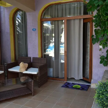 In Garden Beach * Tschernomorez