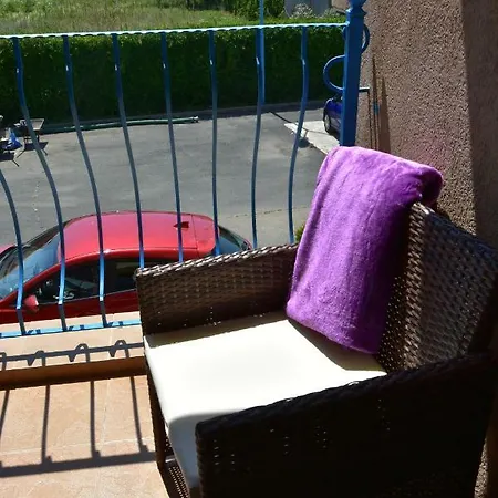 In Garden Beach Apartment