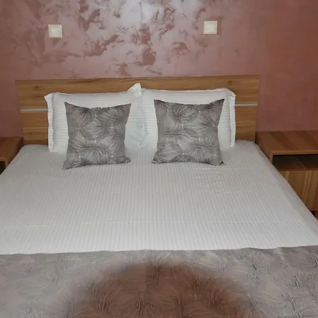 Apartment In Garden Beach Tschernomorez